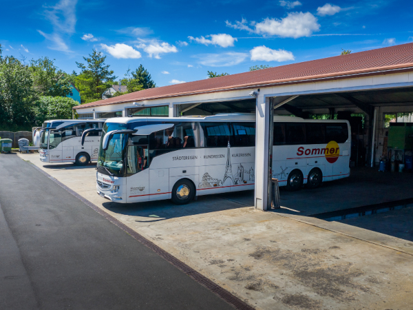 Fuhrpark - Busse des Busunternehmens Sommer-Reisen in Main-Spessart
