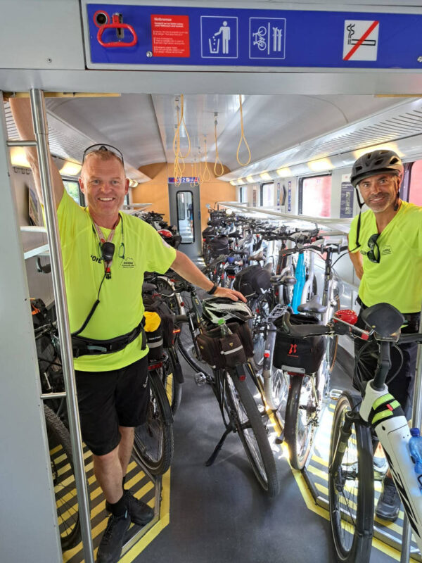 Räder und Tourguides sicher verladen ;)